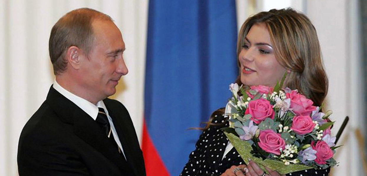 Vladimir Putin ar fi cumpărat cel mai mare apartament din Rusia pentru iubita sa, gimnasta Alina Kabaeva