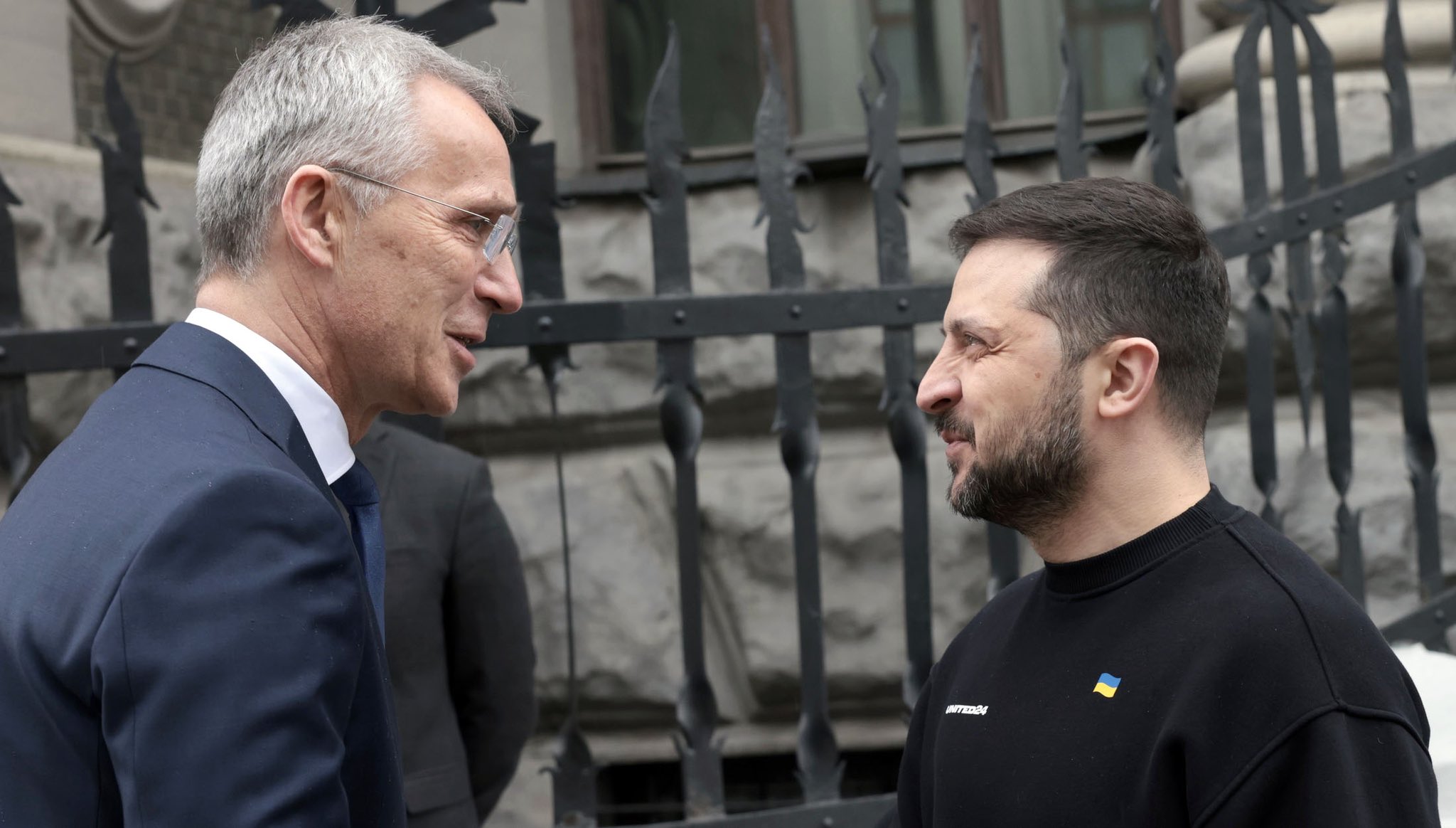 Secretarul general al NATO, vizită surpriză la Kiev