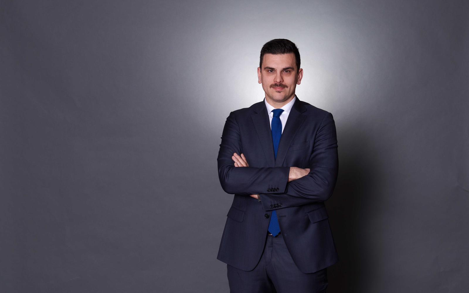 „Povestiți despre țara noastră celor din jur și nu uitați să vorbiți limba română!”