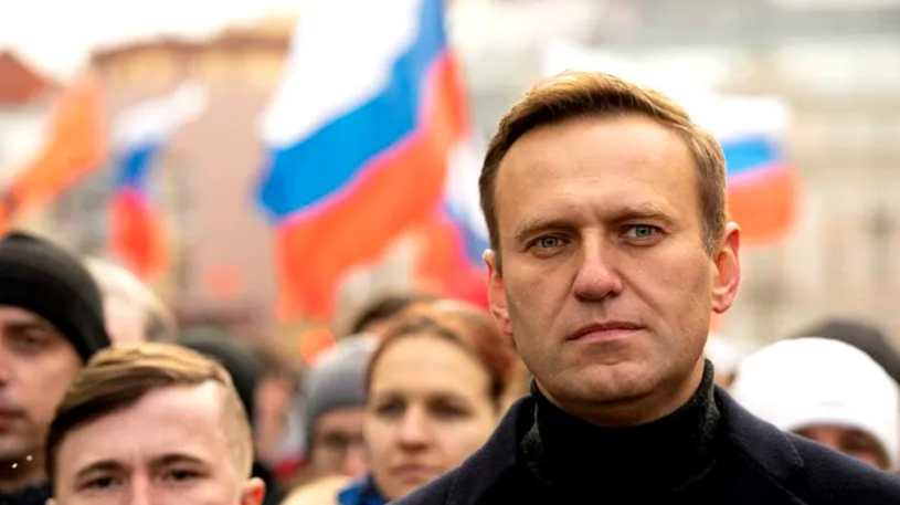 Alexei Navalnîi se află în ”stare critică”, după ce ar fi fost otrăvit în închisoare. Liderul opoziției ruse acuză dureri puternice de stomac