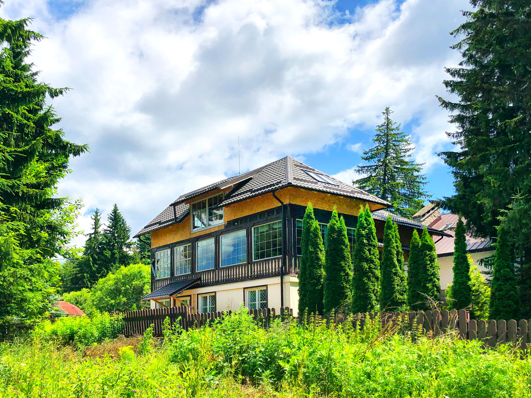 Cum s-a răzbunat un cuplu nemulțumit de vila închiriată pe Airbnb. Proprietarul s-a trezit cu o factură de 1.570 de euro la gaze și apă