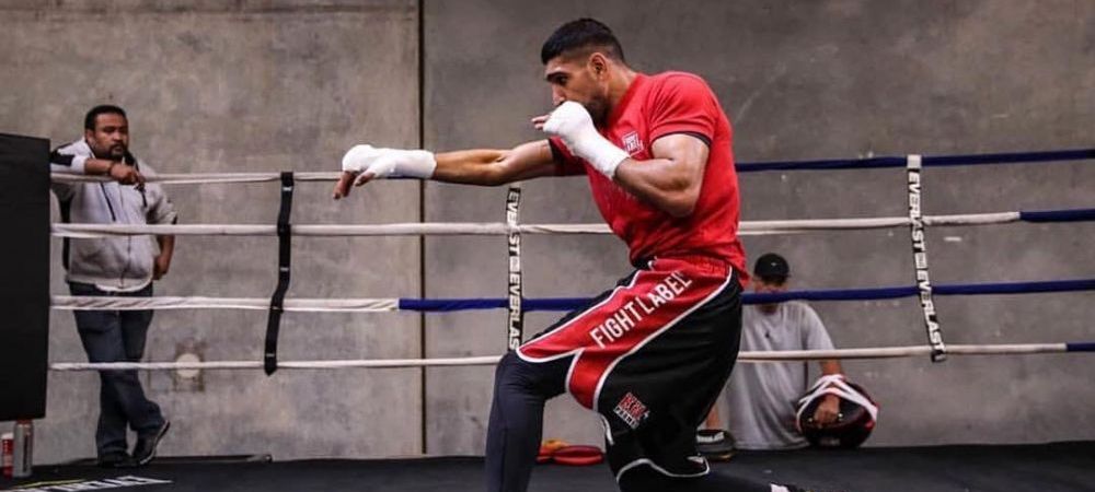 Boxerul Amir Khan a fost suspendat doi ani pentru dopaj, după ce se retrăsese din activitate!