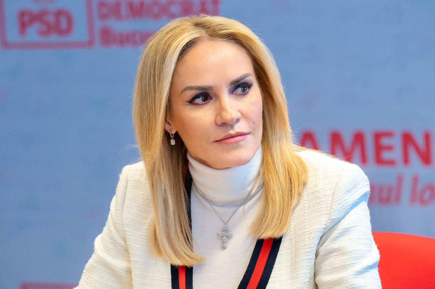 Gabriela Firea este favorită. Câte voturi ar primi Nicușor Dan