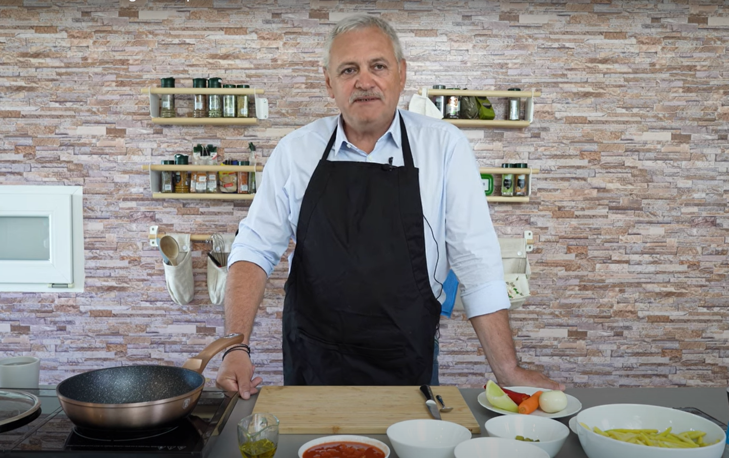 Liviu Dragnea și-a deschis canal de Youtube de gătit. Ce a preparat în primul episod