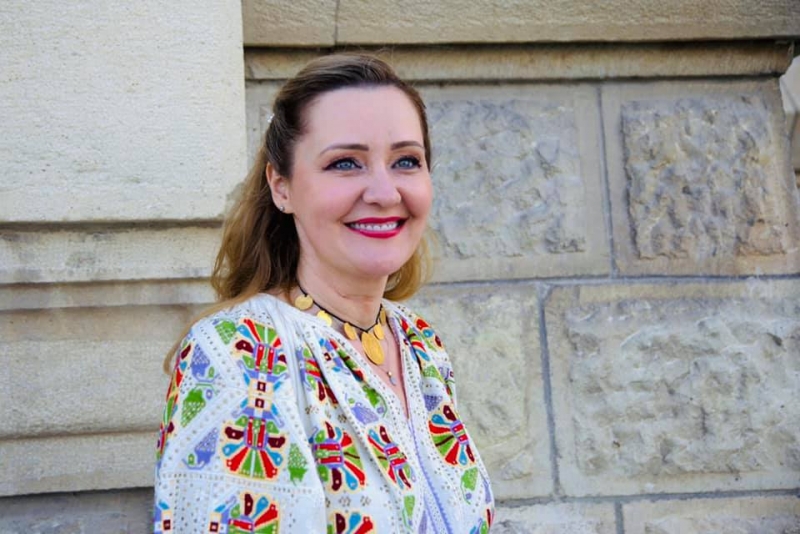 Elena Lasconi le-a luat fața lui Dan Barna și Vlad Voiculescu