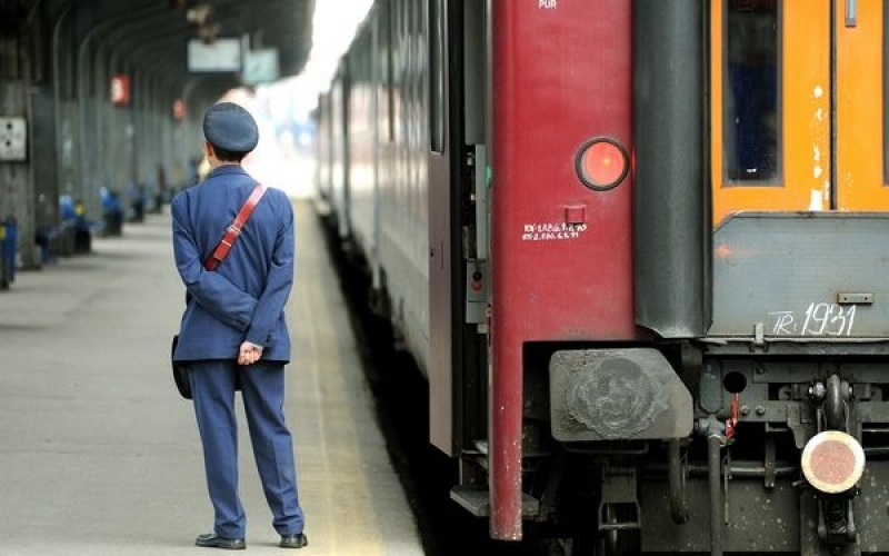 Cabluri feroviare rupte de angajați ai Primăriei Valu lui Traian: 13 trenuri de pe ruta Constanța – București au avut întârzieri
