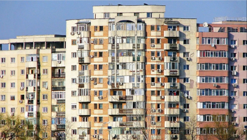 Chiar dacă sunt bani, piaţa imobiliară pare să fie blocată