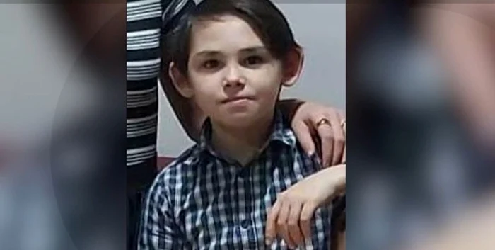 „I-ar fi dat cu termosul în cap copilului, i-a spart capul și a murit”