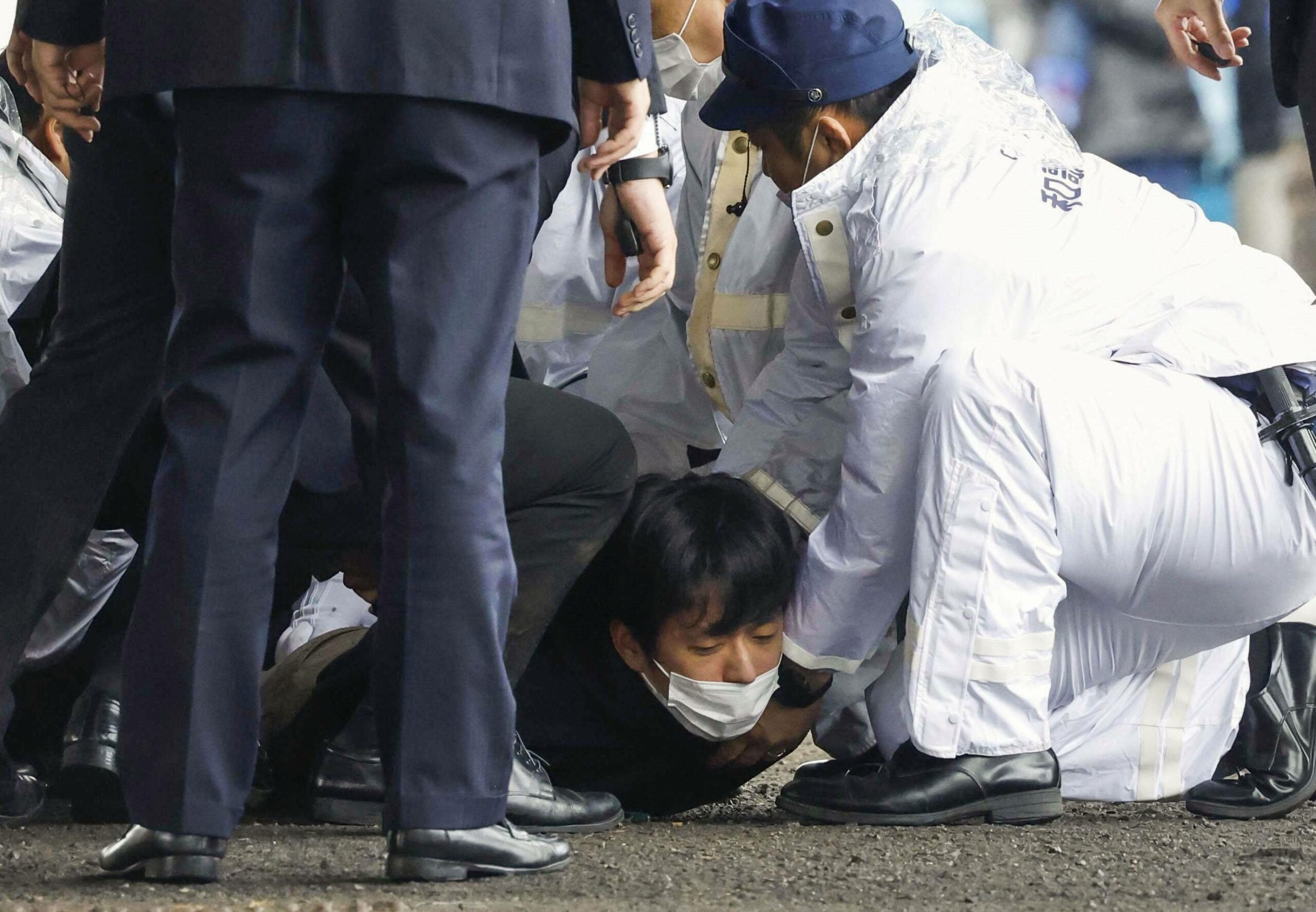 Bărbat arestat după ce a aruncat o fumigenă, în timpul unui discurs al premierului Japoniei