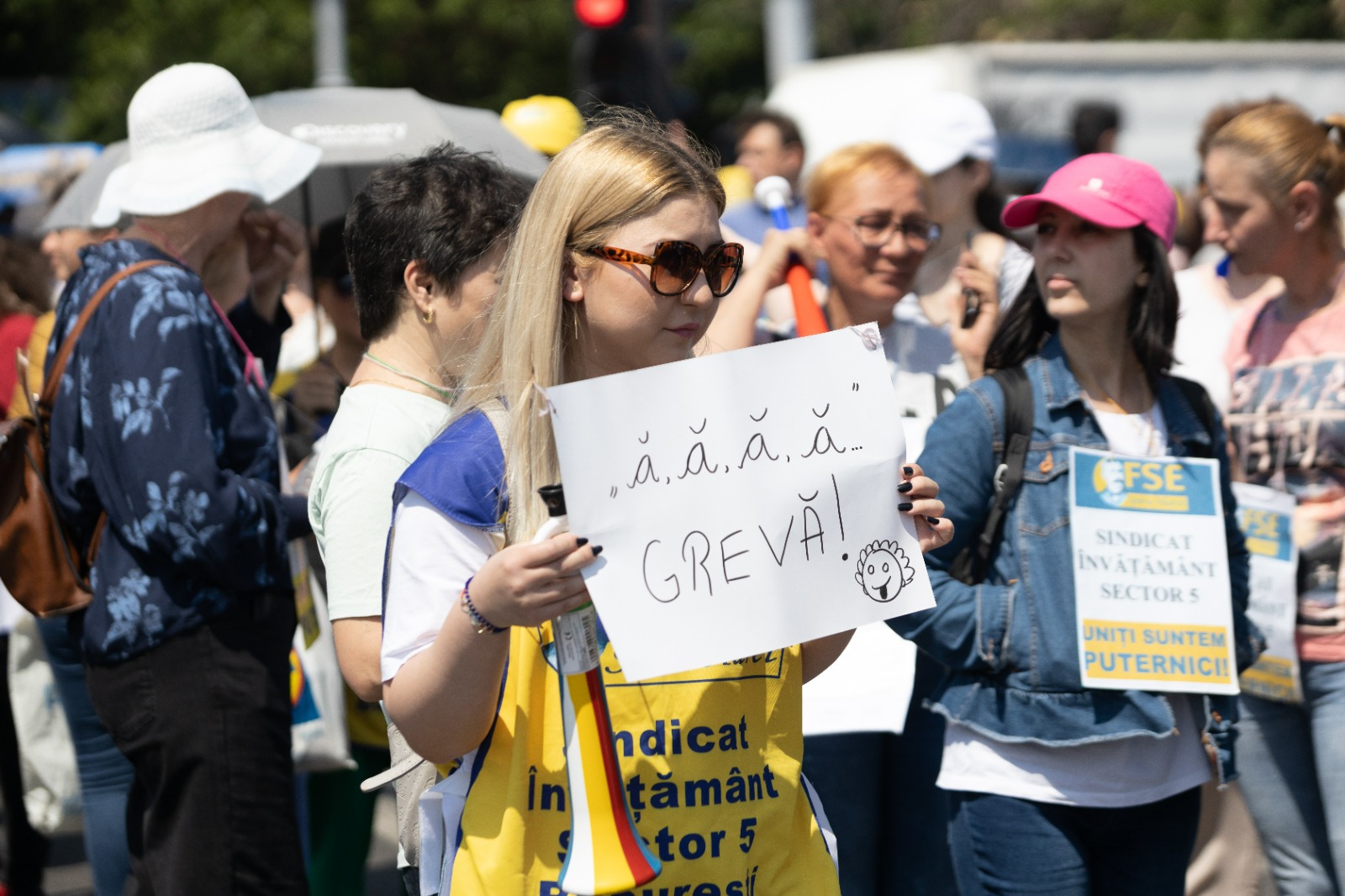 Profesorii intră în a treia săptămână de grevă. Sindicaliștii, invitați la discuţii la minister