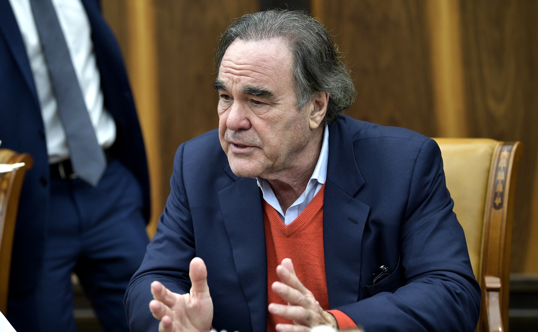 Regizorul Oliver Stone dă de pământ cu Joe Biden