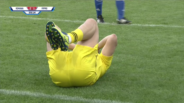 Au tăbărât pe el! Daniel Niculae, oprit doar prin fault la Gala Mihai Neșu