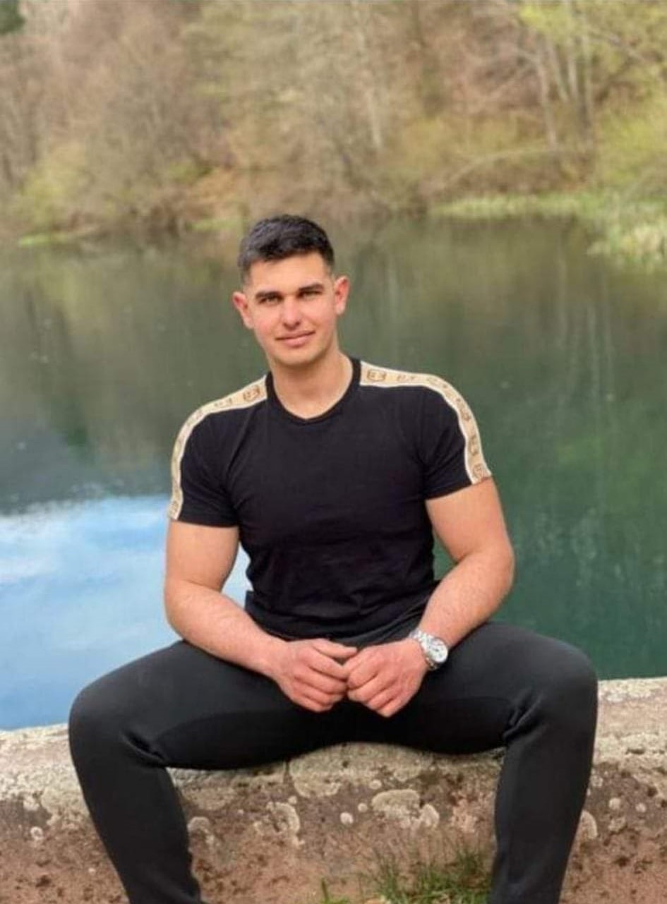 El este autorul atacului armat în care au fost ucise 8 persoane și au fost rănite alte 13 în Serbia. Tânărul de 21 de ani a fost prins de polițiști
