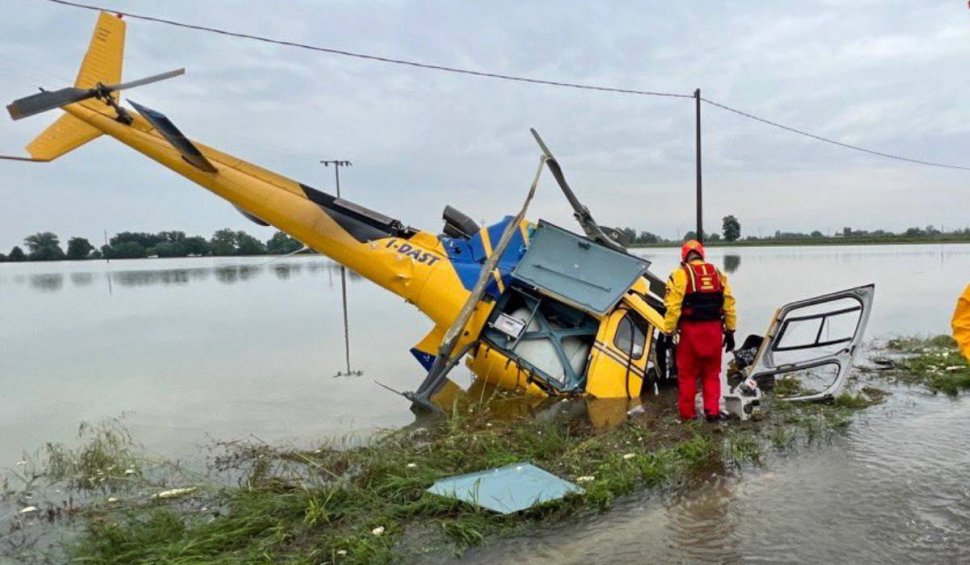 Elicopter aflat în timpul operațiunilor de salvare, prăbușit în Italia! Patru persoane au ajuns la spital