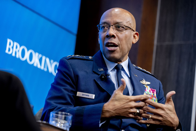 Generalul afro-american C.Q. Brown este alesul lui Joe Biden pentru a deveni noul șef de stat-major al Armatei SUA