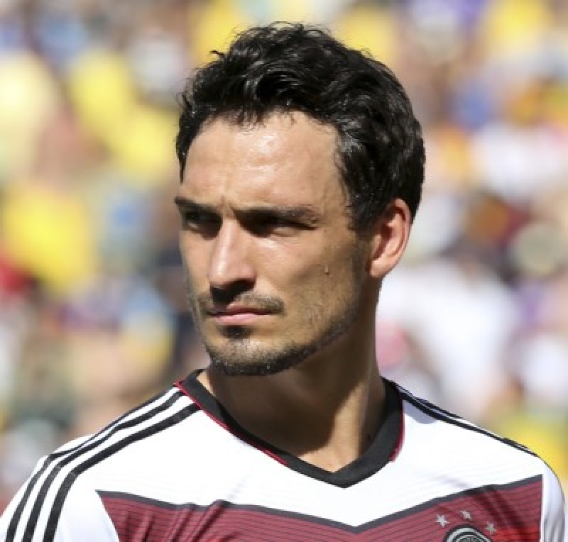 Mats Hummels şi-a prelungit contractul cu Borussia Dortmund