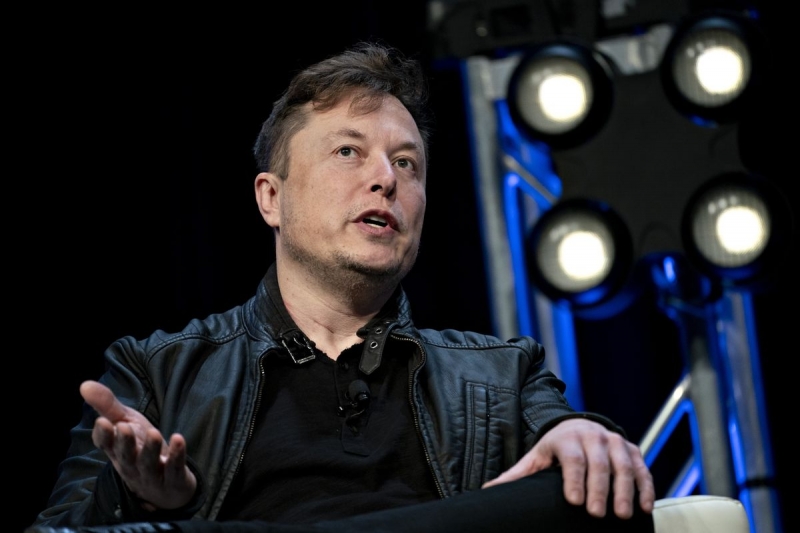 Elon Musk s-a răzgândit şi spune că Tesla va face publicitate automobilelor sale: 'Mulți oameni nu știu cât de uimitoare sunt dotările și funcțiile lor'
