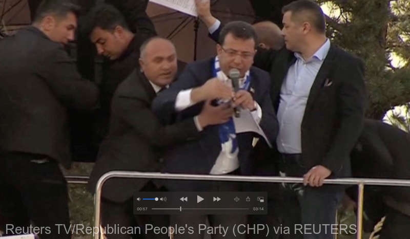 Turcia: autobuzul de campanie al primarului opoziției din Istanbul, Ekrem Imamoglu, a fost atacat cu pietre – VIDEO