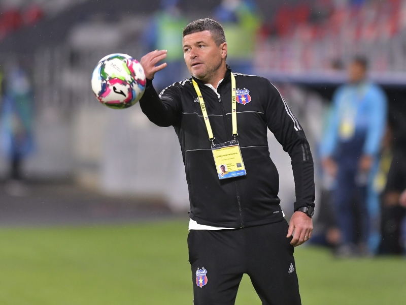 Oprița îi dă replici tăioase lui Talpan