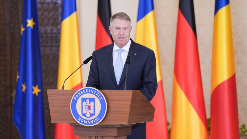 President Iohannis assures teachers, parents, students that things will improve in education system