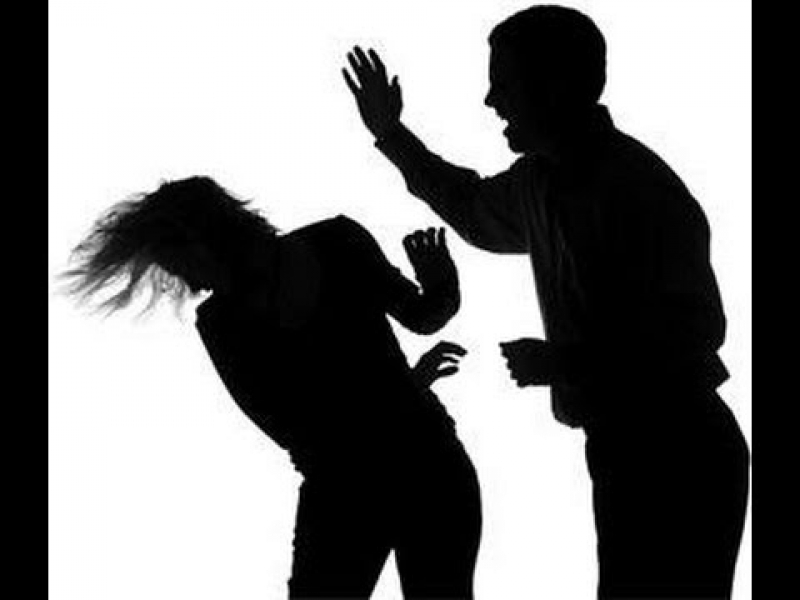 Ilfov: un bărbat și-a agresat soția și s-a baricadat în locuință cu fiul său în vârstă de 5 ani