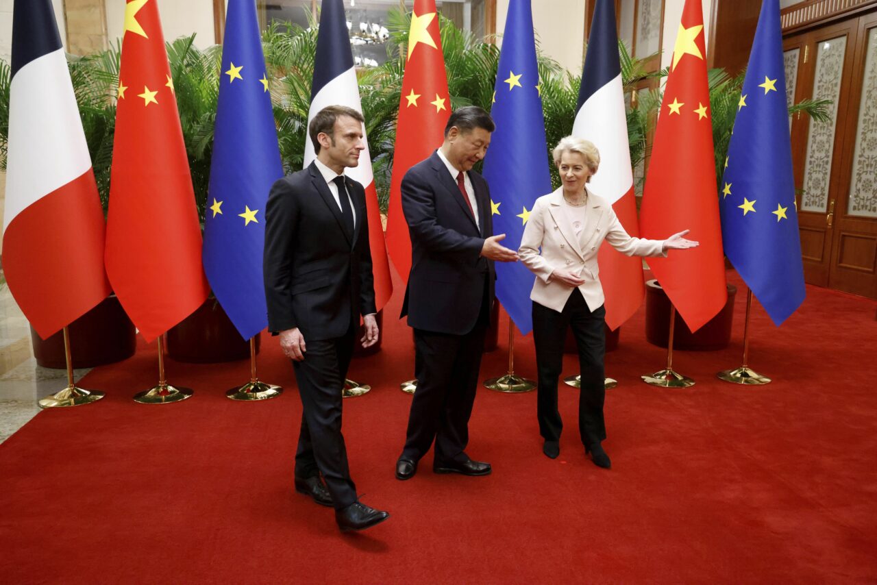 UE îndulcește relația cu China. Von der Leyen transmite Chinei: eliminarea riscurilor, nu decuplare