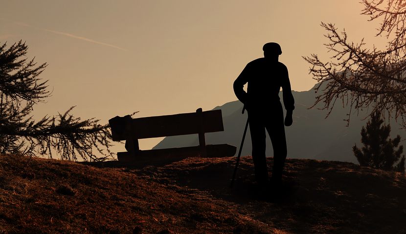 Ce a pățit o badantă, după ce s-a angajat să îngrijească un bătrân de 95 de ani în Italia. Bărbatul, condamnat la închisoare!