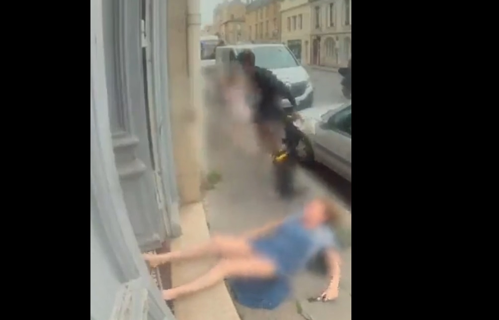 O bunică și nepoata ei au fost atacate de un tâlhar fără adăpost. Bărbatul a încercat să o RĂPEASCĂ pe fata de 7 ani