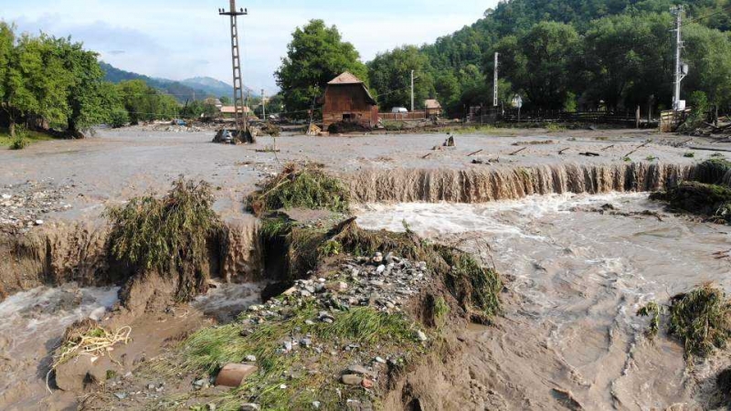 Situație de urgență în Dolj:un pârâu a ieșit din albia sa, determinând evacuarea a 30 de persoane din 14 gospodării