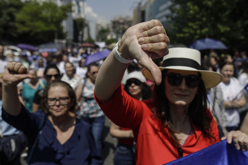 De ce marea majoritate a profesorilor greviști încasează salariu în zilele de protest. Doar 700 de angajați din educație și-au suspendat contractele