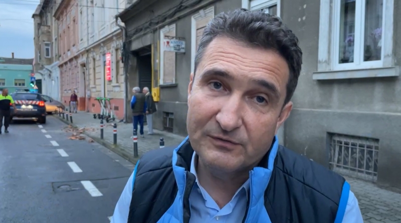 VIDEO Primarul din Arad a ieșit pe stradă după cutremur: 'Suntem cu arma la picior, dacă trebuie să intervenim!'