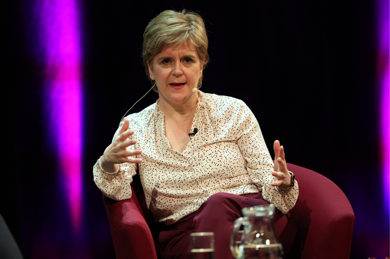 Fosta șefă a Guvernului scoțian a fost arestată. În ce dosar e implicată Nicola Sturgeon