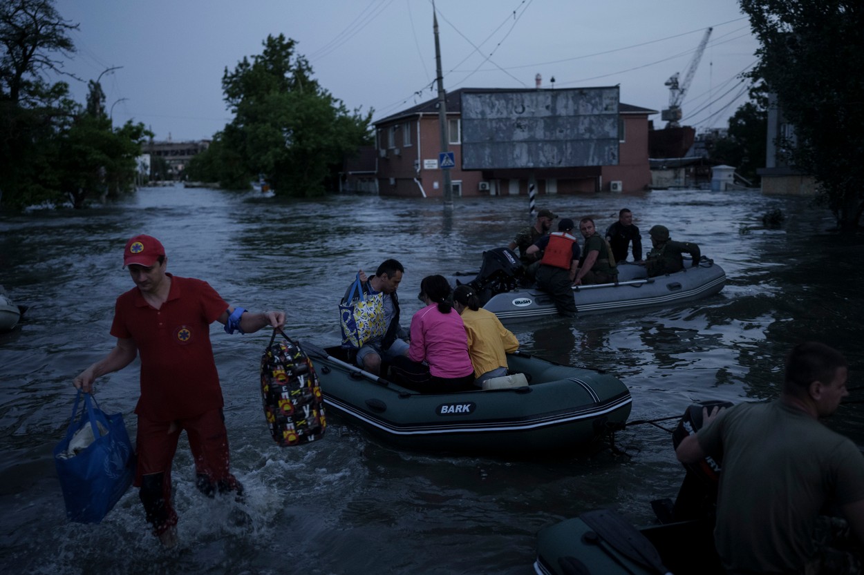 LIVE UPDATE | Războiul din Ucraina, ziua 469. Riscul de inundații în Herson, încă prezent după distrugerea barajului de la Kahovka