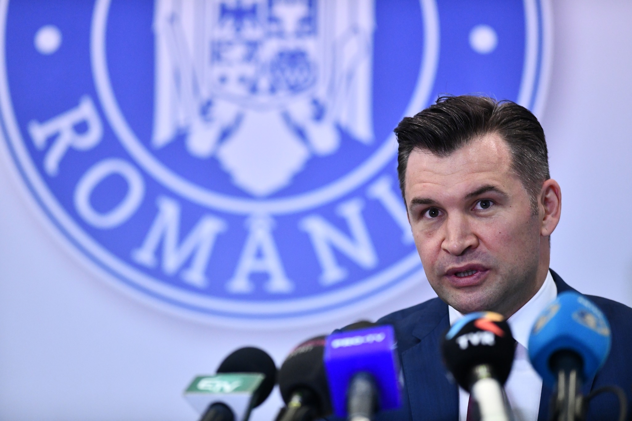 Raluca Turcan nu pleacă de la Cultură. Care este replica purtătorului de cuvânt PNL Ionuț Stroe pentru omologul de la PSD