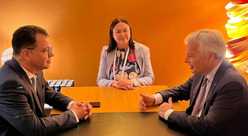 Ministrul Economiei, Radu Oprea, cere sprijin Comisarului pentru Justiție, în cazul Wizz Air