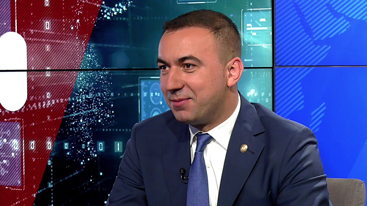 Proiect: Îți poți înscrie online copilul la școală. Ministrul Digitalizării, Bogdan Ivan, anunță o procedură de selecție pentru 50 IT-iști Proiect: Îți poți înscrie online copilul la școală. Ministerul Digitalizării, Bogdan Ivan, anunță o procedură de selecție pentru 50 IT-iști