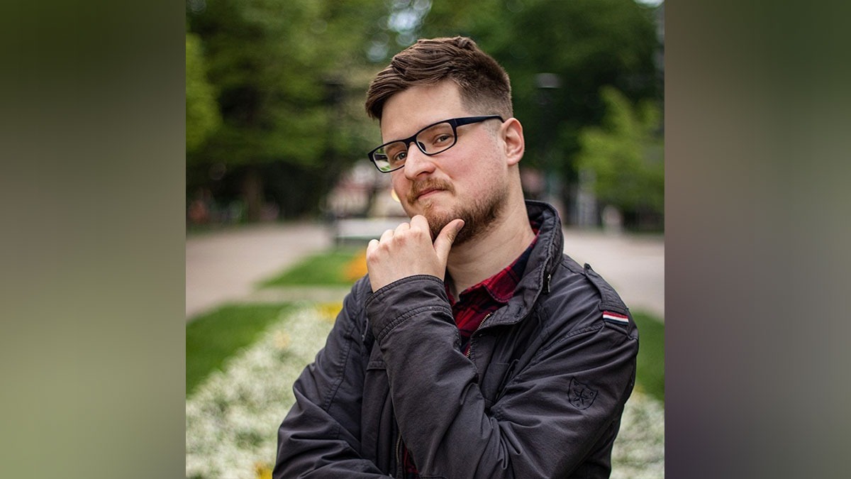 Scene șocante în Polonia. Un cunoscut blogger a fost împușcat mortal de fostul iubit al logodnicei sale. Criminalul s-a împușcat și el