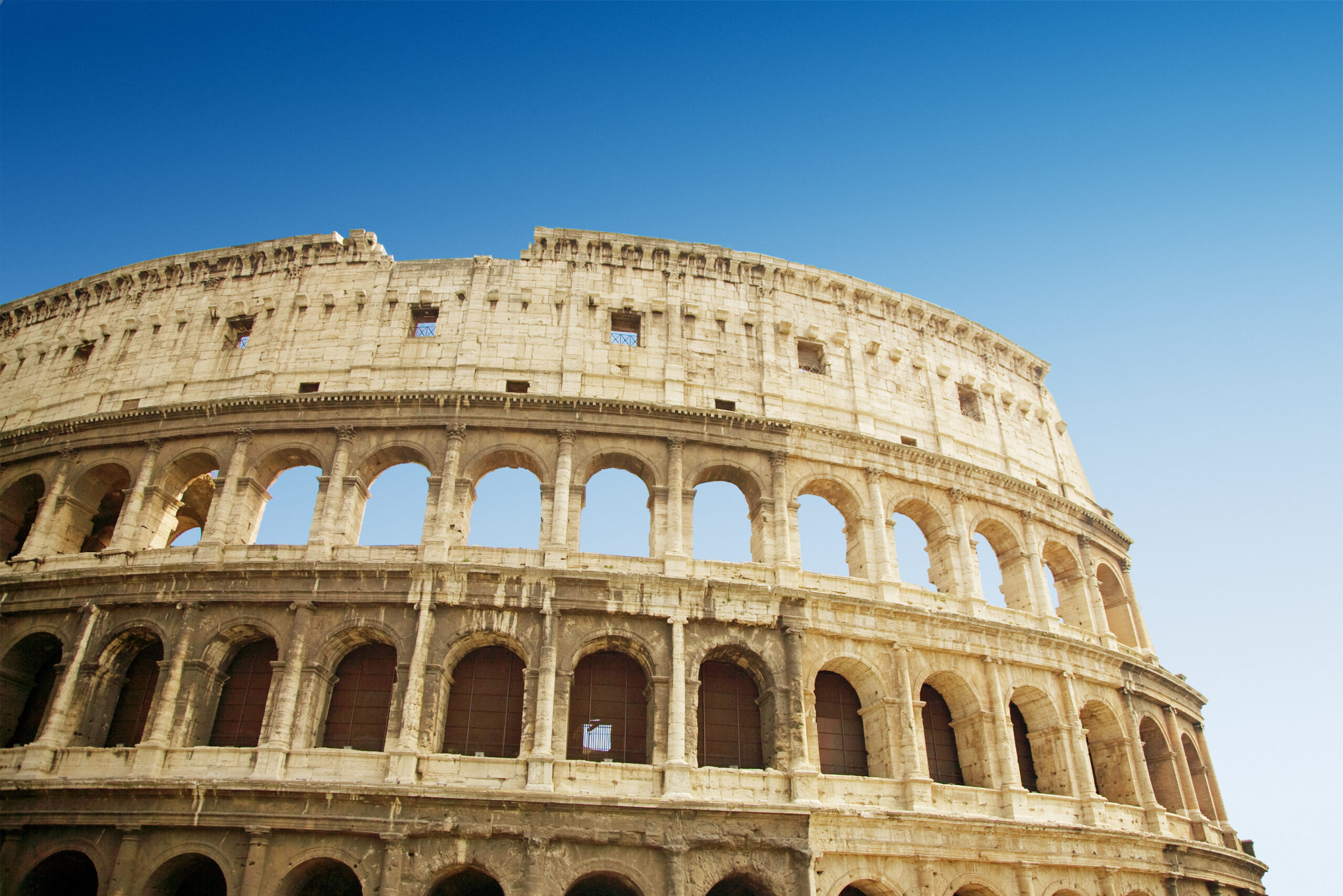 Cine este turistul care și-a scris cu cheia numele pe Colosseum