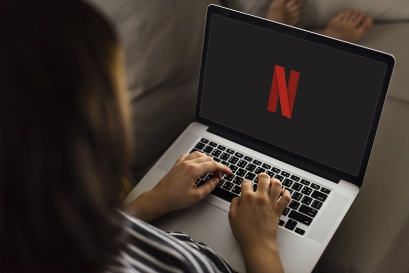 Netflix a început să elimine abonamentul basic, cel mai utilizat de către români
