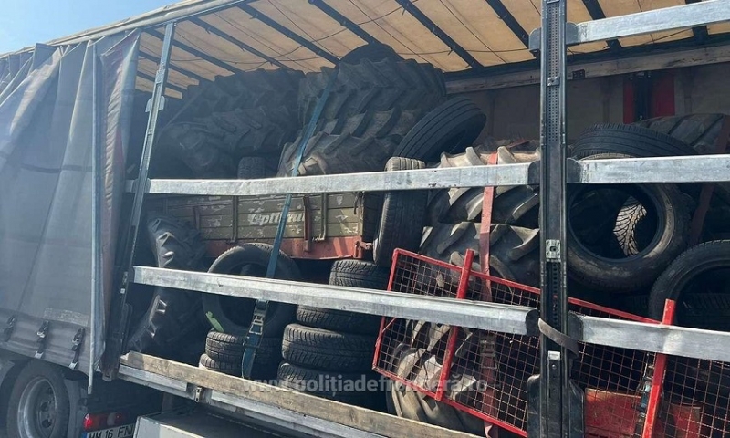 Peste 50 de tone de deşeuri oprite la intrarea în ţară: Poliția de frontieră a oprit patru automarfare