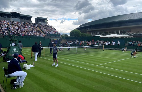 Activiștii de mediu întrerup o partidă de tenis la Wimbledon. 2 persoane sunt reținute