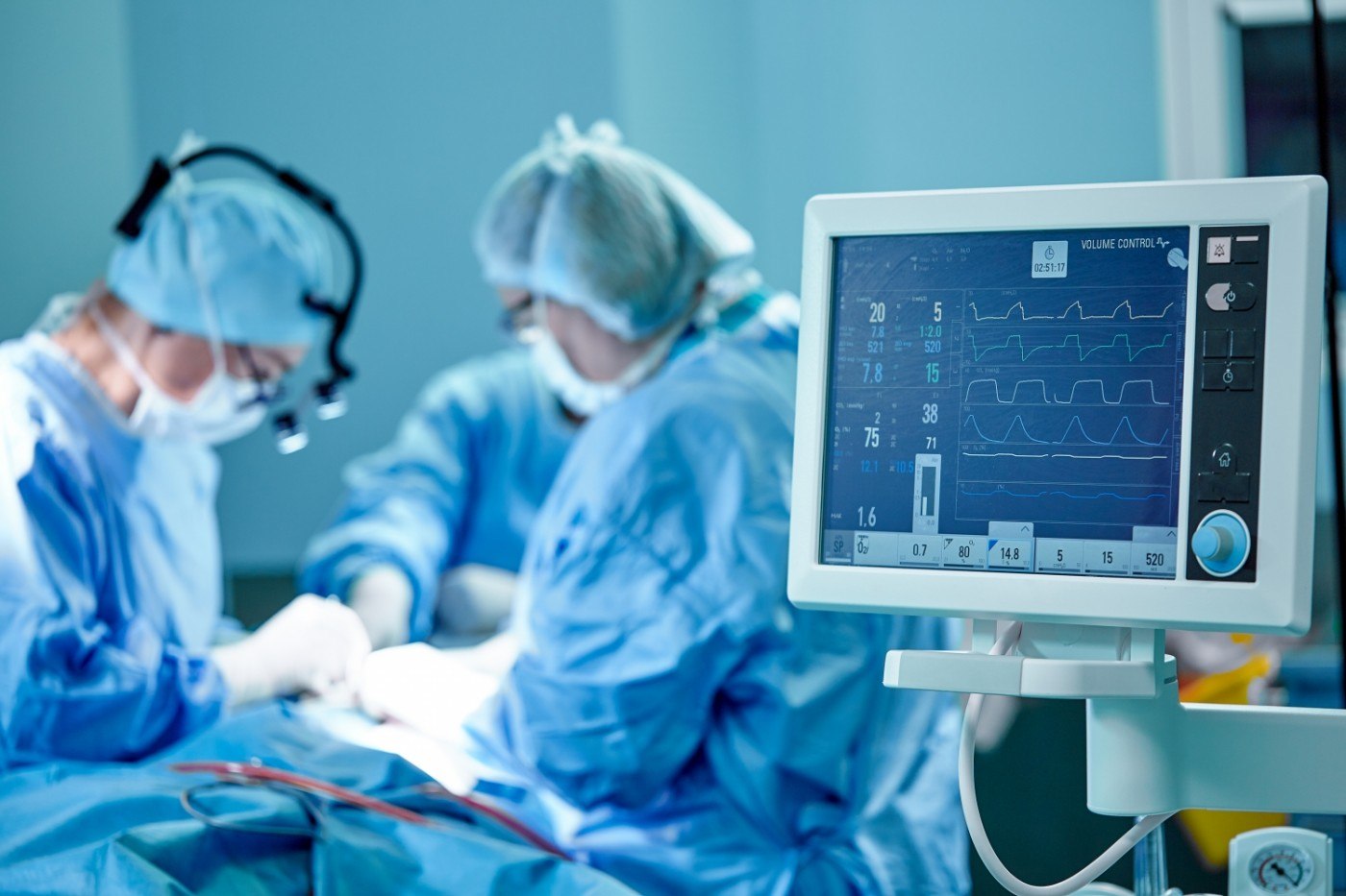 Un rinichi de porc continuă să funcţioneze în corpul unui om aflat în moarte cerebrală la peste o lună de la transplant