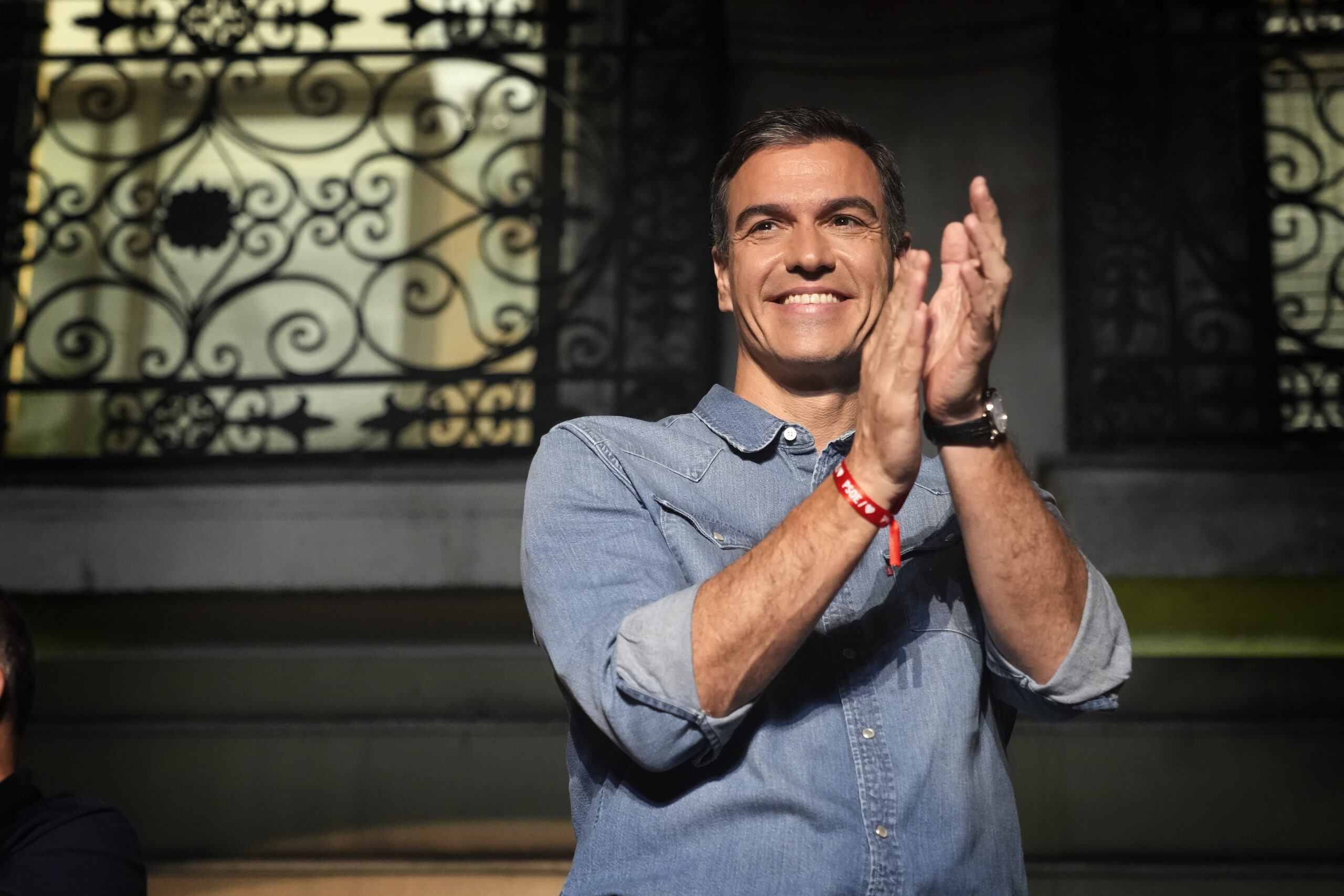 Momentul adevărului în Spania. Partidul premierului socialist Pedro Sánchez câștigă controlul în Parlament