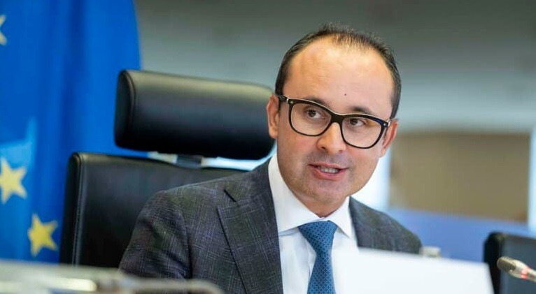 ”Nu putem acoperi datoria pe care o avem punând toată presiunea pe micii antreprenori, pe firmele care aduc plus valoare”