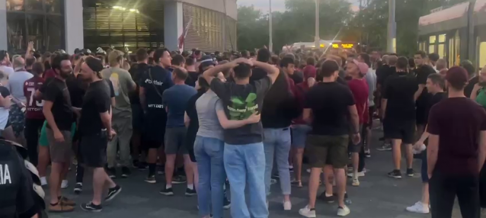 Fanii CFR-ului și cei ai lui ”U” au făcut spectacol pe străzile din Cluj