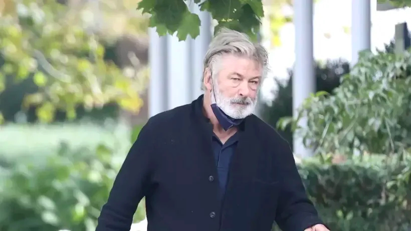 Răsturnare de situație în „cazul Rust”, în care actorul Alec Baldwin este acuzat de omor involuntar. Ce DEZVĂLUIE un nou raport