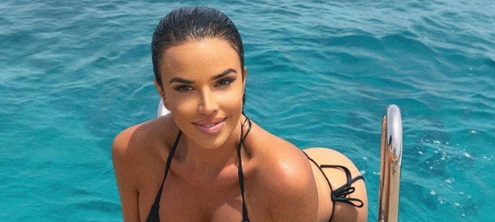 Imaginile „interzise” cu Ivana Knoll, într-un costum de baie aproape inexistent. Fanii au reacționat imediat