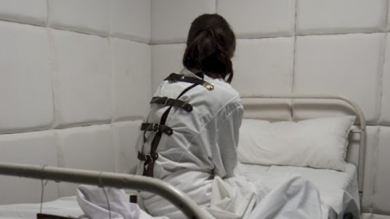 Crimă în spitalul de psihiatrie din Gura Ocniței: o pacientă cu probleme psihice a strâns de gât altă femeie