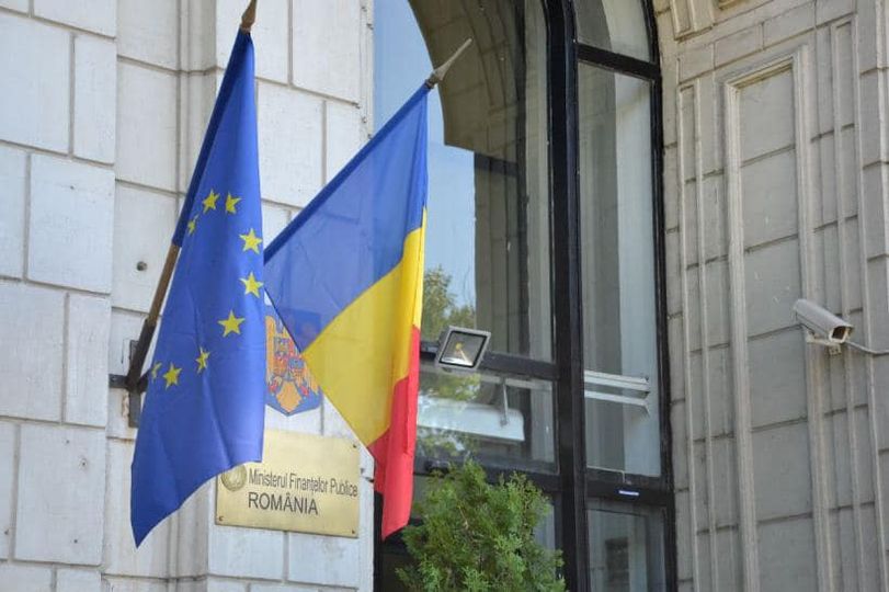 Grevă de avertisment în administrațiile fiscale. Cine rămâne la ghișee