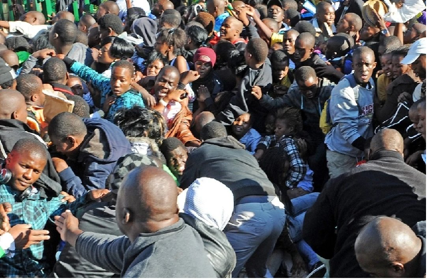 Cei patru români care au fost prinși în mijlocul unei lovituri de stat în Niger, evacuați